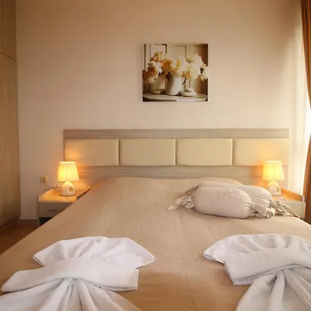 Allia Apartment *