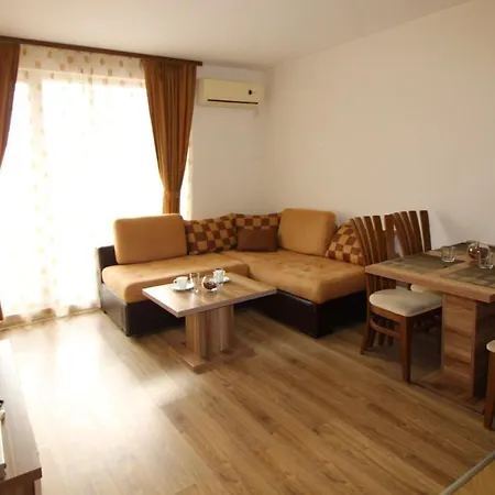 Allia Apartment *