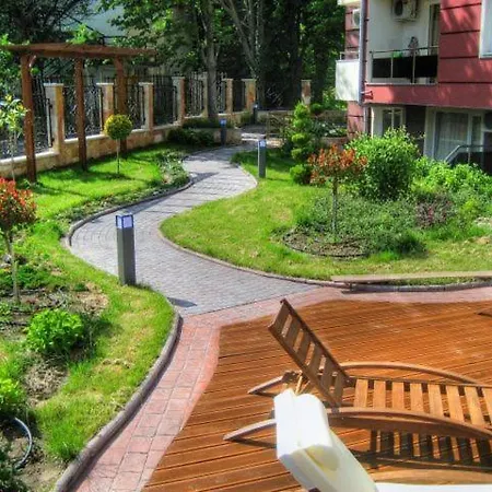 Allia Apartment